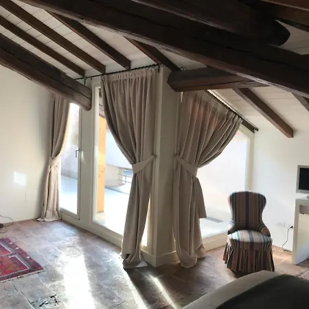 Oda ve Kahvaltı Al Sei Varese